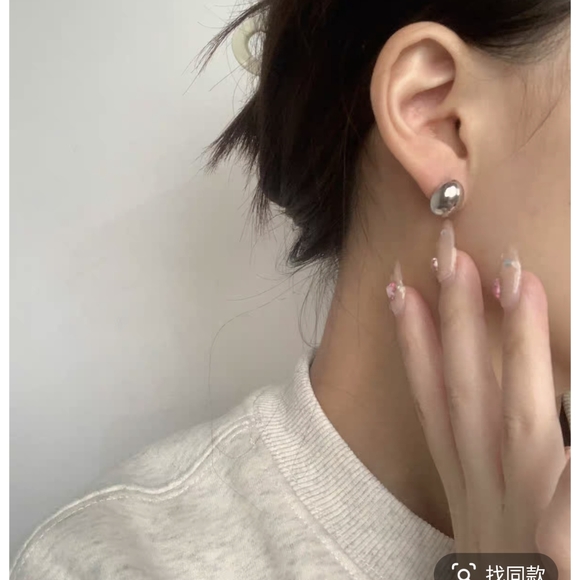 Silver color Simple design earrings - Picture 2 of 5